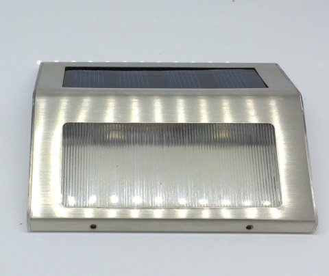 LED solcelle lampe i brstet stl og strmlinet design.