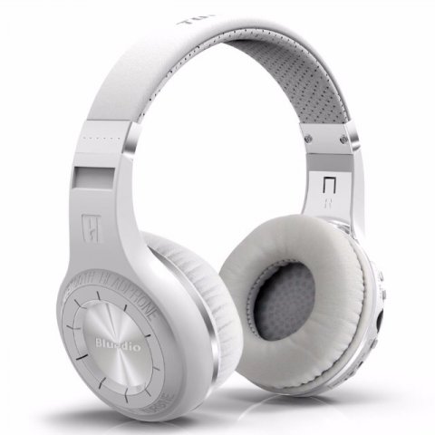 Bluedio hurricane trdlse Bluetooth hovedtelefoner med indbygget mic.Ultra bas. FM radio og SD kort indgang. Hvid udgave.