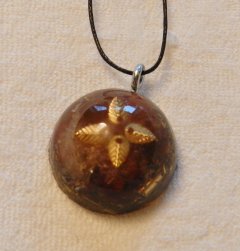 Orgonite pendant (with agate & golden leaves)